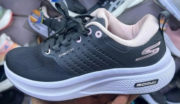 کتونی اسکیچرز گو ران 2025 ویتنامی وارداتی - سایز 37 تا 40 - Skechers Max Cushioning Gorun