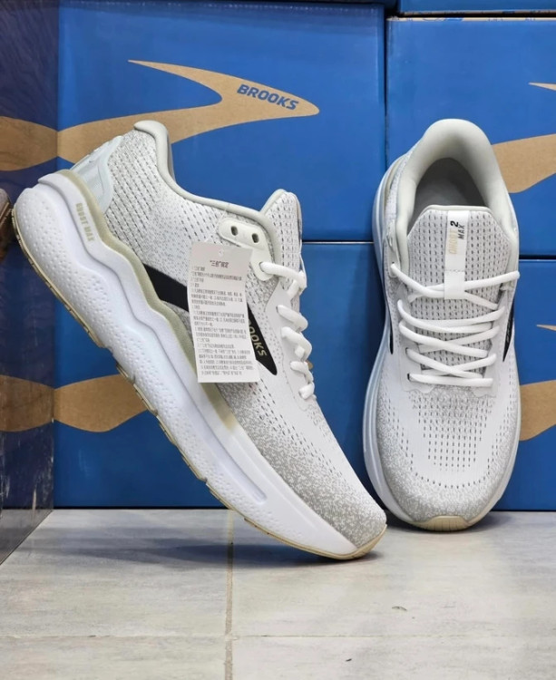 کتونی بروکس گاست مکس 2 - سایز 40 تا 45 - Brooks Ghost Max 2