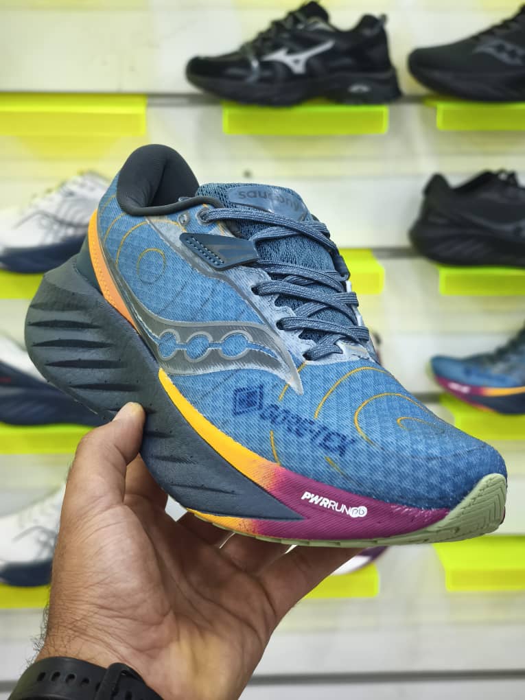 کتونی ساکونی تریمپ 22 ویتنامی وارداتی - سایز 36 تا 45 - Saucony Triumph 22