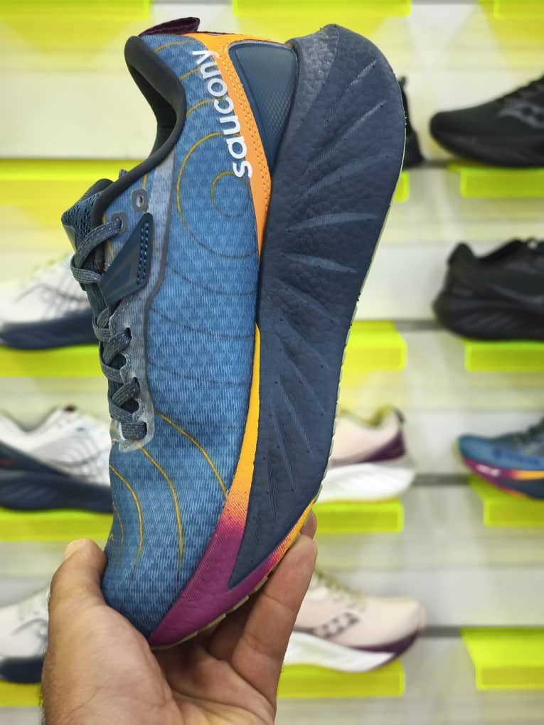 کتونی ساکونی تریمپ 22 ویتنامی وارداتی - سایز 36 تا 45 - Saucony Triumph 22