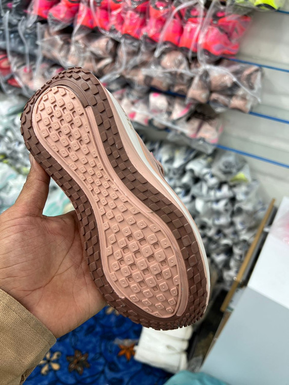 کتونی نایکی ایر زوم ومرو پلاس کیفیت مستر - سایز 37 تا 40 - Nike Air Zoom Vomero Plus