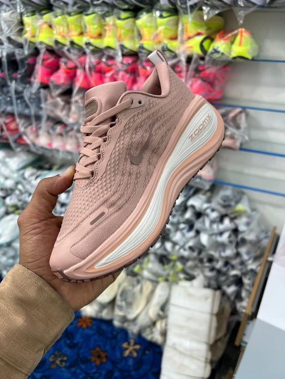 کتونی نایکی ایر زوم ومرو پلاس کیفیت مستر - سایز 37 تا 40 - Nike Air Zoom Vomero Plus