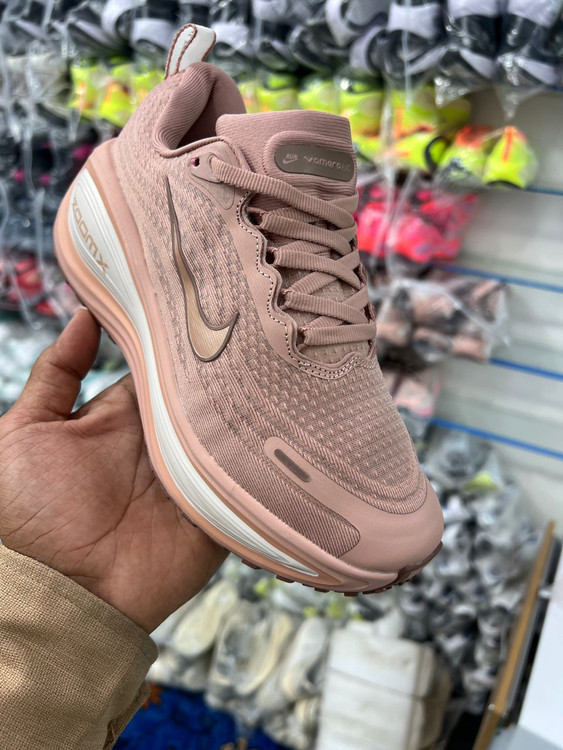 کتونی نایکی ایر زوم ومرو پلاس کیفیت مستر - سایز 37 تا 40 - Nike Air Zoom Vomero Plus