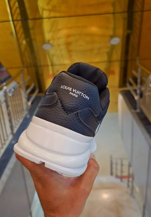 کتونی لویی ویتون کلاسیک کیفیت مستر - سایز 40 تا 45 - Louis Vuitton Classic