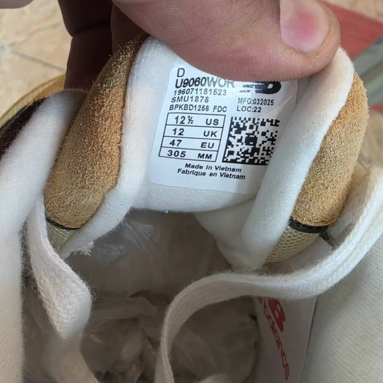 کتونی نیوبالانس 9060 کیفیت مستر - سایز 38 تا 45 - Newbalance 9060