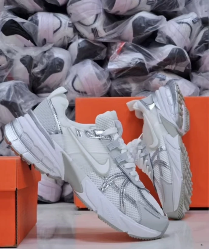 کتونی نایکی وی تو کی کیفیت مستر - سایز 37 تا 40 - Nike V2k Run