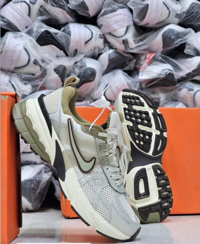 کتونی نایکی وی تو کی کیفیت مستر - سایز 37 تا 40 - Nike V2k Run