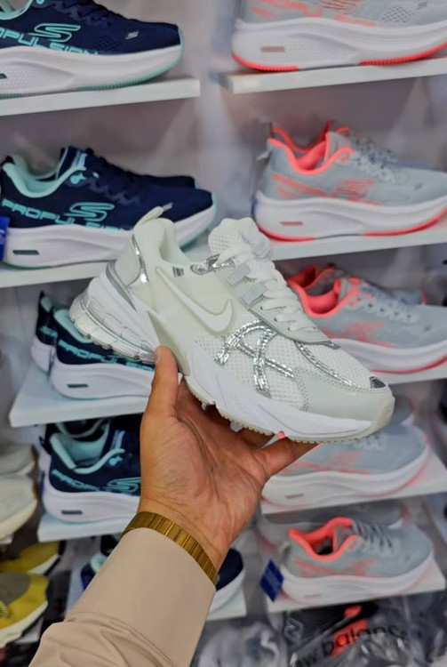 کتونی نایکی وی تو کی کیفیت مستر - سایز 37 تا 40 - Nike V2k Run