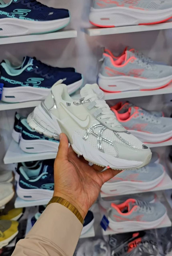 کتونی نایکی وی تو کی کیفیت مستر - سایز 37 تا 40 - Nike V2k Run