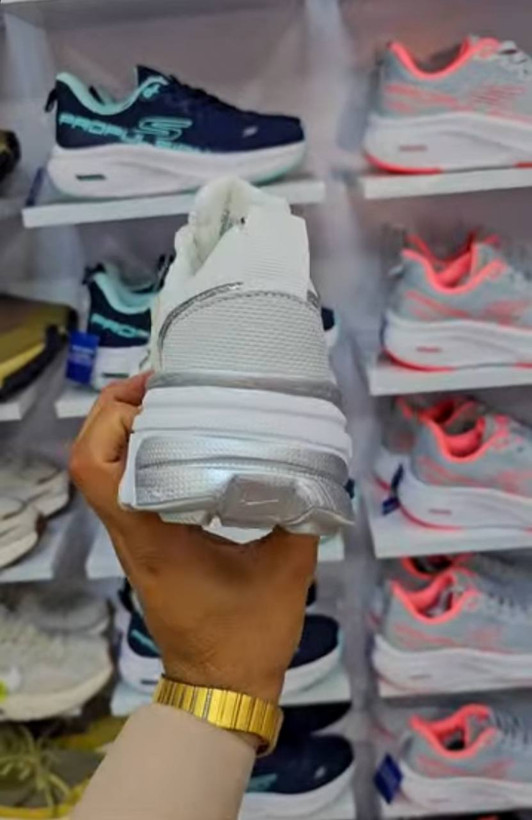 کتونی نایکی وی تو کی کیفیت مستر - سایز 37 تا 40 - Nike V2k Run