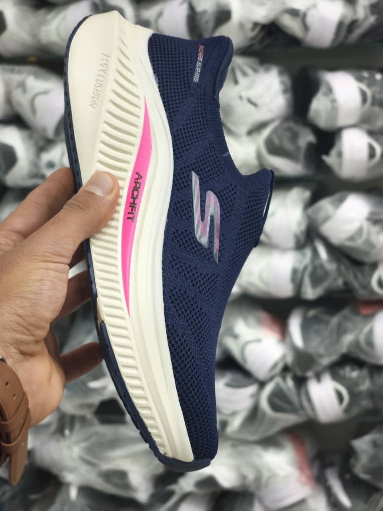 کتونی اسکیچرز کیفیت مستر - سایز 37 تا 40 - Skechers Slip-ins Max Cushioning