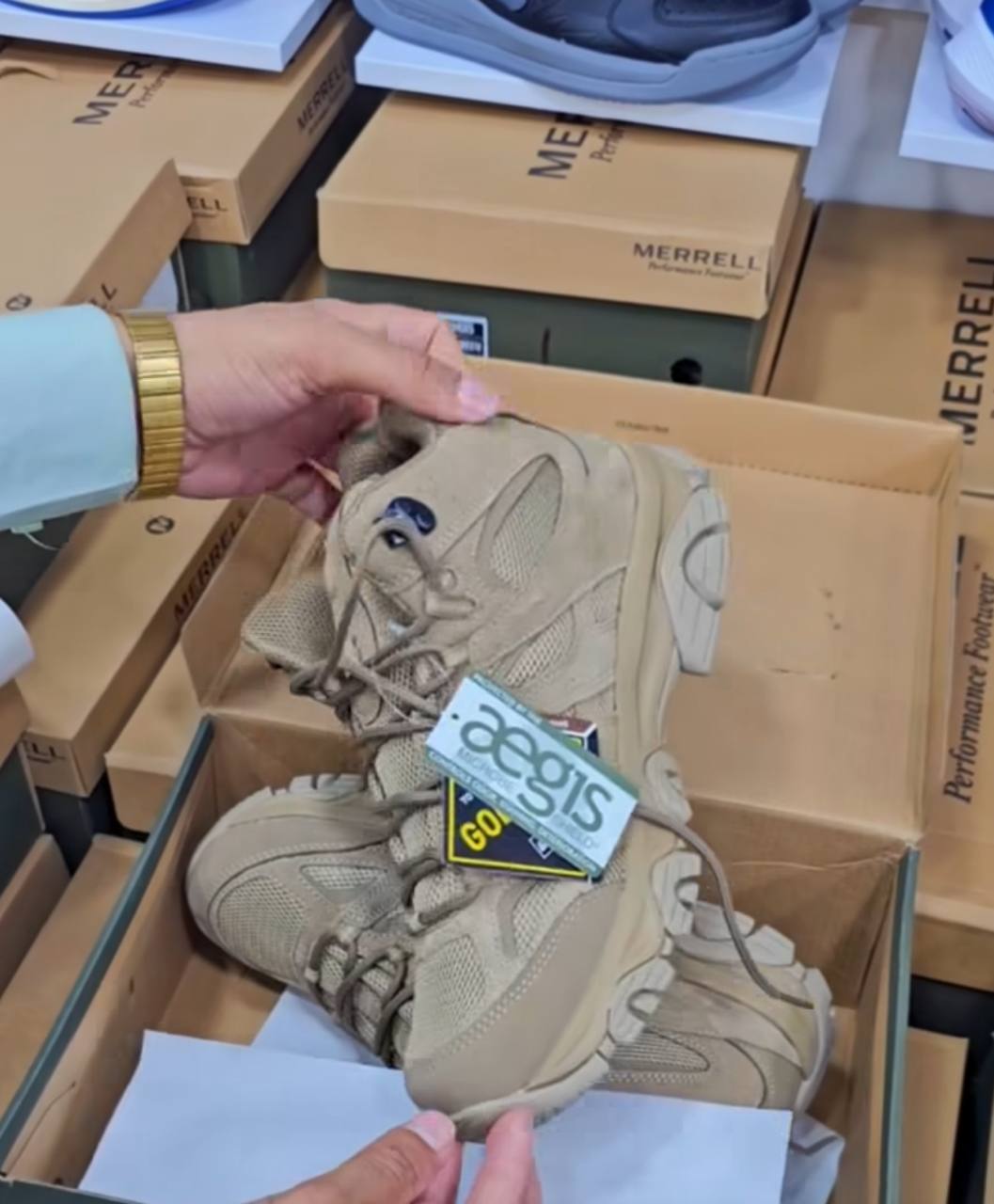 بوت مرل ضدآب کیفیت مستر - سایز 40 تا 45 - Merrell Moab 3 Mid GTX