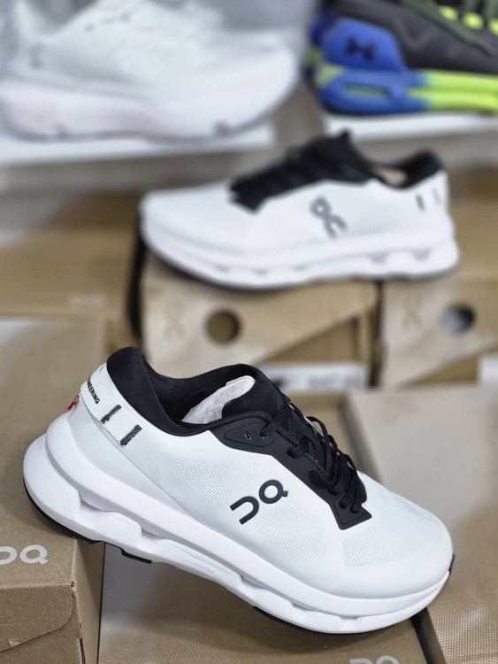 کتونی آن رانینگ کیوسی کلودزون - سایز 40 تا 45 - On Running QC Cloudzone