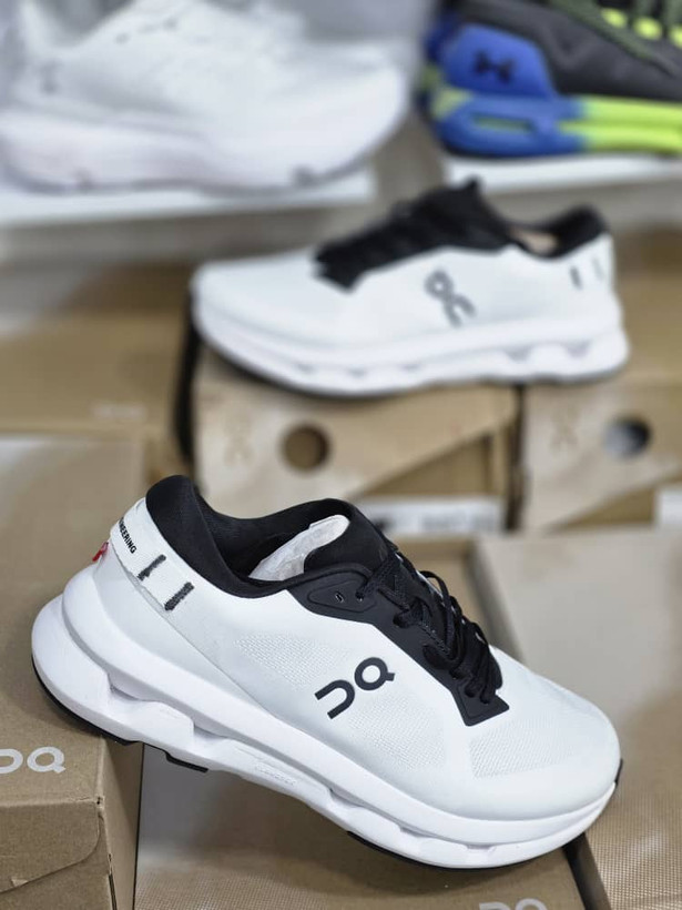 کتونی آن رانینگ کیوسی کلودزون - سایز 40 تا 45 - On Running QC Cloudzone