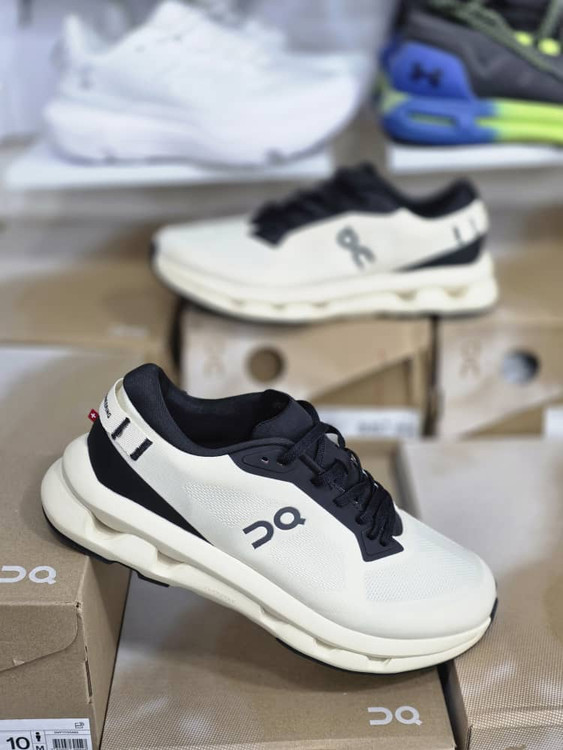 کتونی آن رانینگ کیوسی کلودزون - سایز 40 تا 45 - On Running QC Cloudzone