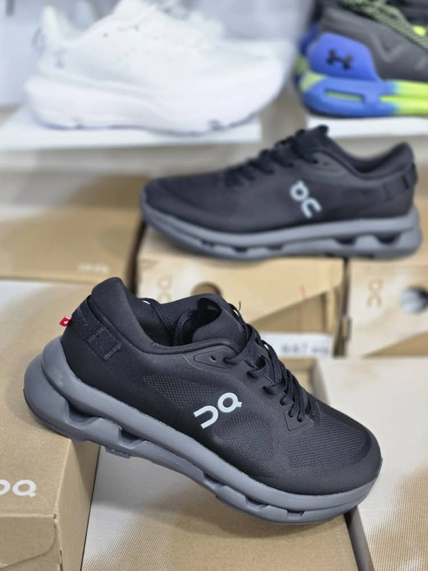 کتونی آن رانینگ کیوسی کلودزون - سایز 40 تا 45 - On Running QC Cloudzone