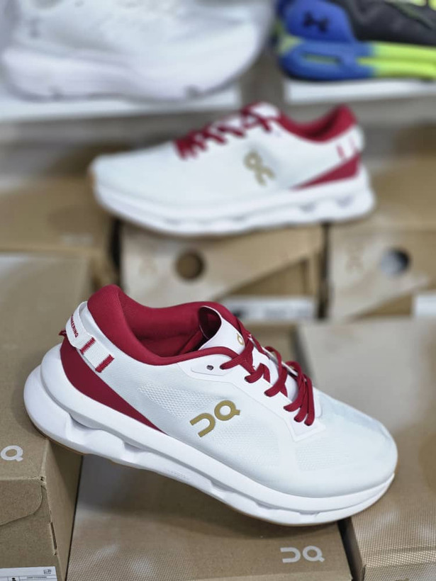 کتونی آن رانینگ کیوسی کلودزون - سایز 40 تا 45 - On Running QC Cloudzone