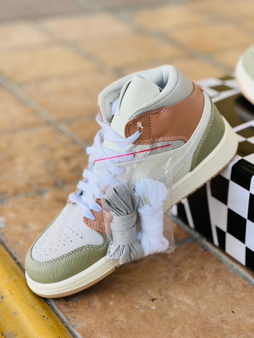 کتونی نایکی ایر جردن 1 میلان ویتنامی وارداتی - سایز 37 تا 40 - Air Jordan 1 Mid Milan