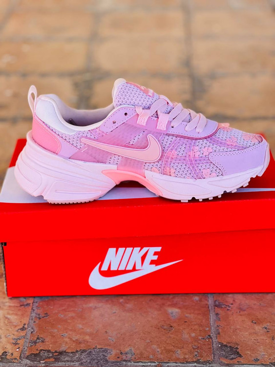 کتونی نایکی وی تو کی کیفیت مستر - سایز 37 تا 40 - Nike V2k Run