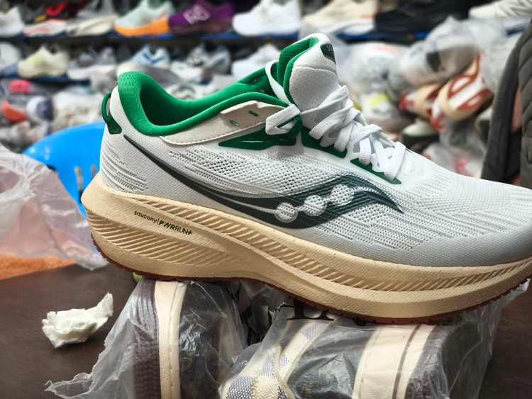 کتونی ساکونی تریمپ 21 کیفیت مستر - سایز 36 تا 45 - Saucony Triumph 21