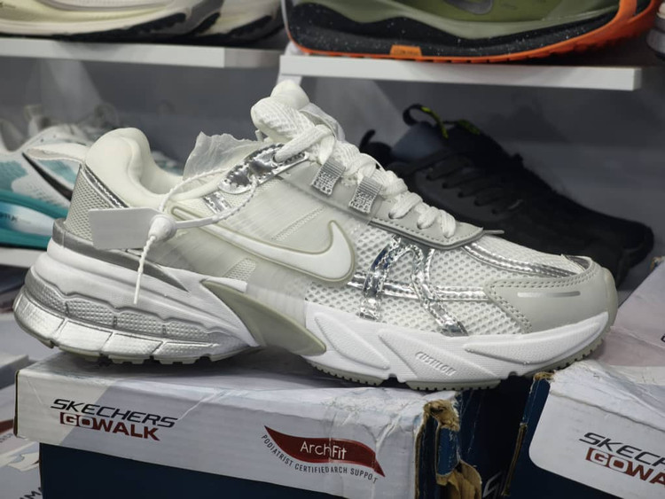 کتونی نایکی وی تو کی ویتنامی وارداتی - سایز 38 تا 45 - Nike V2k Run