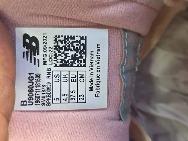 کتونی نیوبالانس 9060 کیفیت مستر - سایز 37 تا 38 - New Balance 9060