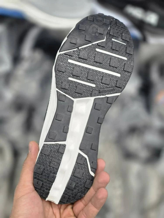 کتونی آن رانینگ کیوسی کلودهوریزون - سایز 40 تا 45 - On Running QC Cloudhorizon