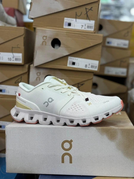 کتونی آن رانینگ کیوسی کلود ایکس 4 - سایز 40 تا 45 - On Running QC Cloud X 4