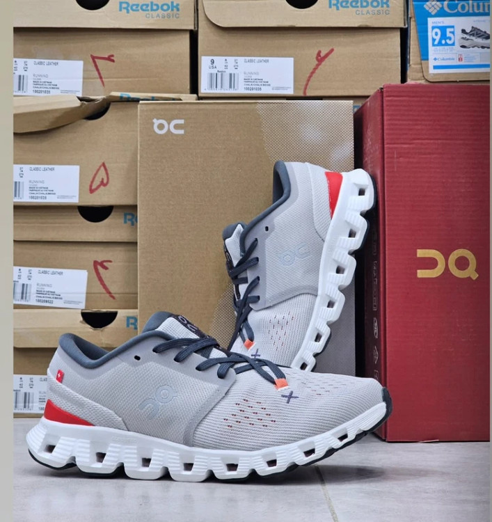 کتونی آن رانینگ کیوسی کلود ایکس 4 - سایز 40 تا 45 - On Running QC Cloud X 4