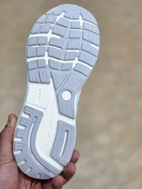 کتونی بروکس گوست 16 کیفیت مستر - سایز 40 تا 45 - Brooks Ghost 16