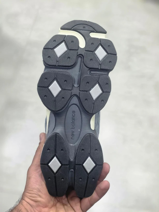 کتونی نیوبالانس 9060 کیفیت مستر - سایز 40 تا 45 - New Balance 9060