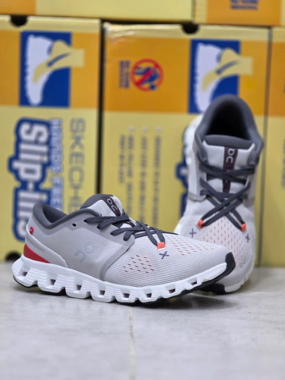 کتونی آن رانینگ کیوسی کلود ایکس 4 - سایز 40 تا 45 - On Running QC Cloud X 4