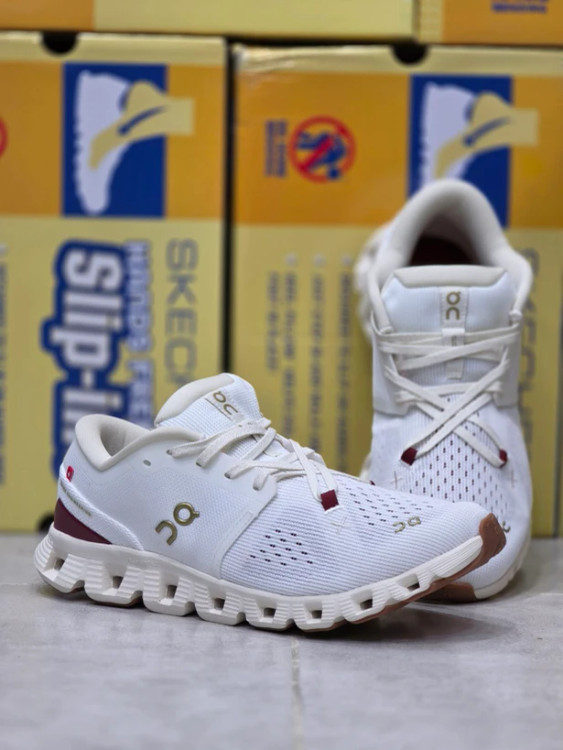 کتونی آن رانینگ کیوسی کلود ایکس 4 - سایز 40 تا 45 - On Running QC Cloud X 4