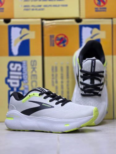 کتونی بروکس گاست مکس 2 - سایز 40 تا 45 - Brooks Ghost Max 2