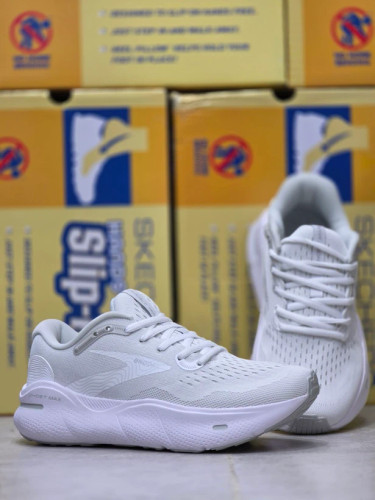 کتونی بروکس گاست مکس 2 - سایز 40 تا 45 - Brooks Ghost Max 2
