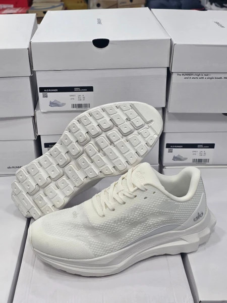 کتونی الو رانر کیفیت مستر - سایز 40 تا 45 - Alo Runner
