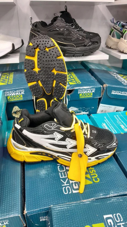 کتونی آف وایت کیفیت مستر - سایز 40 تا 45 - Off White