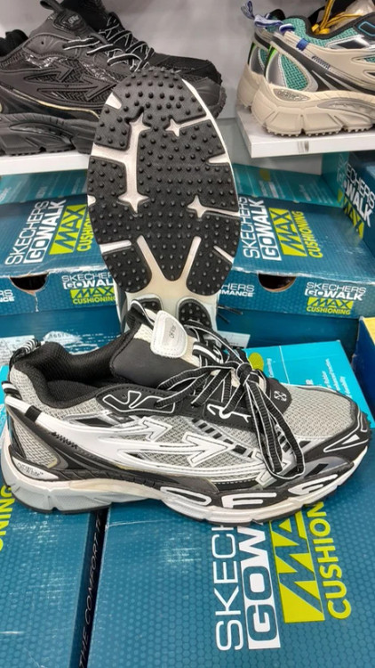 کتونی آف وایت کیفیت مستر - سایز 40 تا 45 - Off White