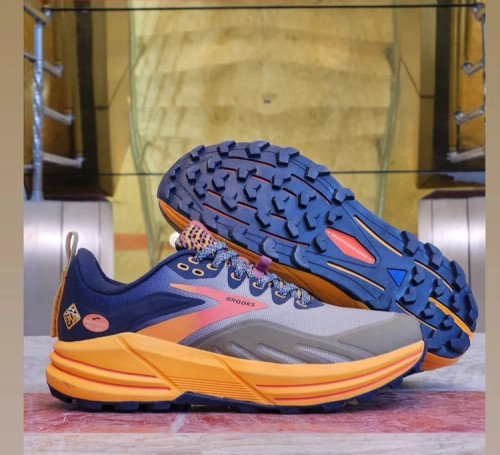 کتونی بروکس کاسکادیا 16 کیفیت مستر - سایز 40 تا 45 - Brooks Cascadia 16
