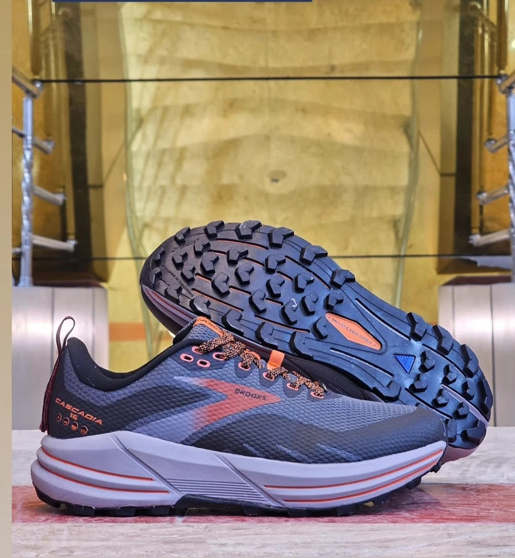 کتونی بروکس کاسکادیا 16 کیفیت مستر - سایز 40 تا 45 - Brooks Cascadia 16