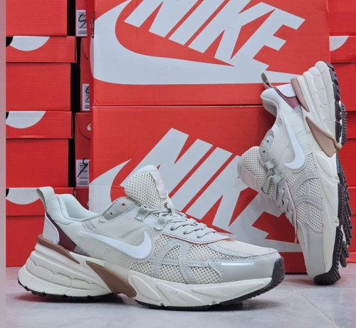 کتونی نایکی وی تو کی کیفیت مستر - سایز 38 تا 45 - Nike V2k Run