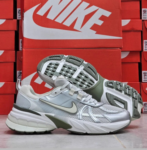 کتونی نایکی وی تو کی کیفیت مستر - سایز 38 تا 45 - Nike V2k Run