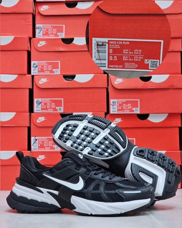 کتونی نایکی وی تو کی کیفیت مستر - سایز 38 تا 45 - Nike V2k Run
