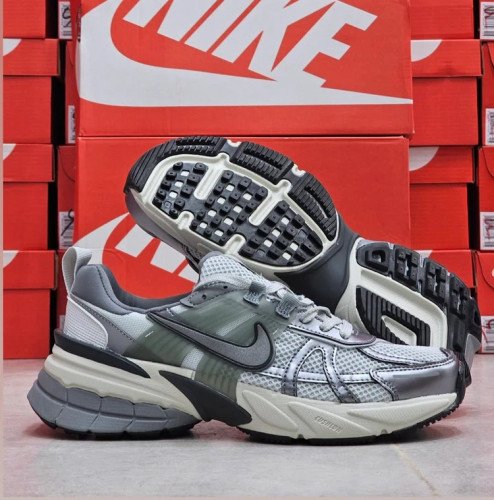 کتونی نایکی وی تو کی کیفیت مستر - سایز 38 تا 45 - Nike V2k Run