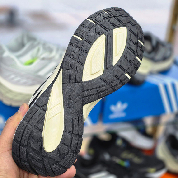 کتونی آدیداس ریسپانس CL کیفیت مستر - سایز 40 تا 45 - Adidas Response CL