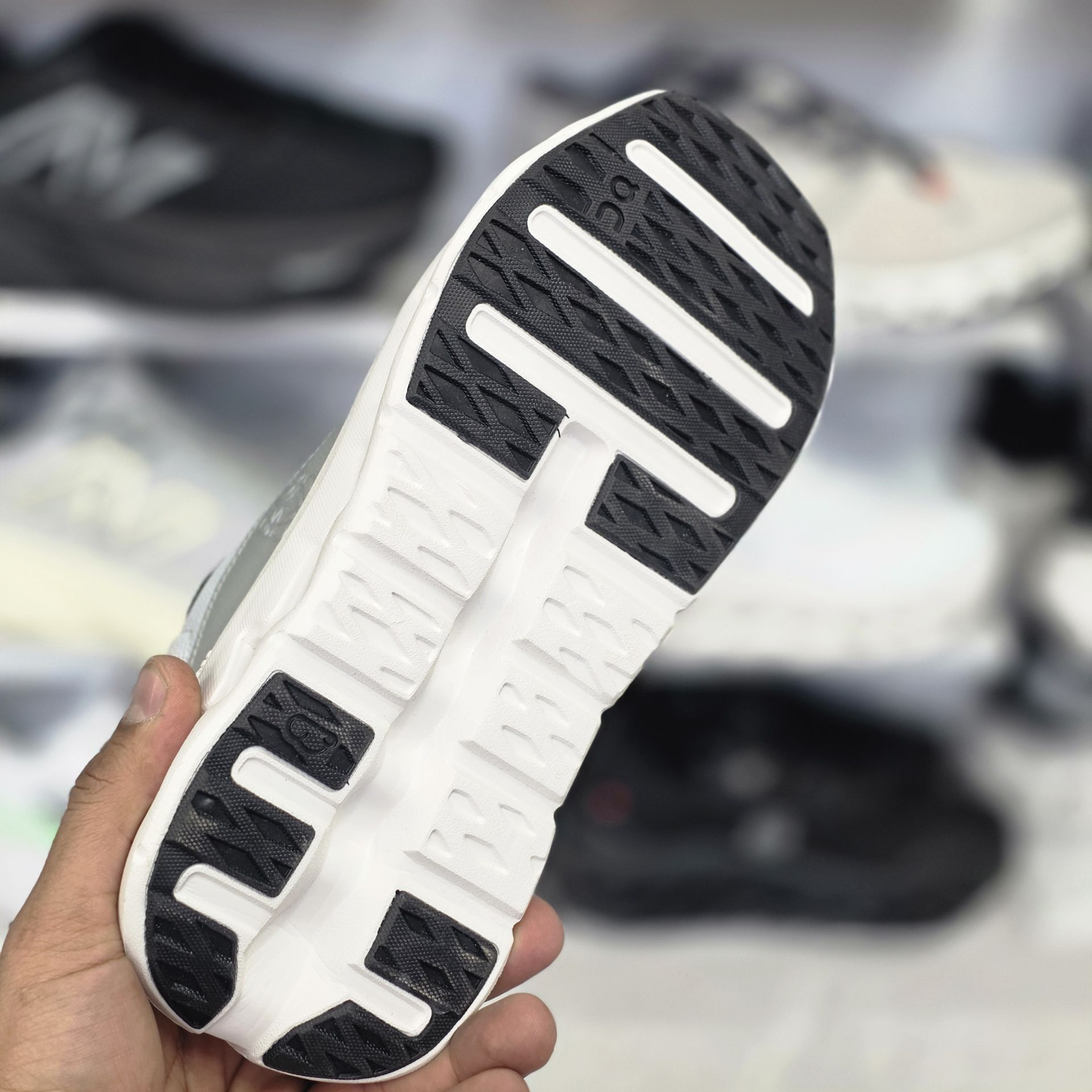 کتونی آن رانینگ کیوسی کلودتیلت 2 لووه کیفیت مستر - سایز 40 تا 45 - On Running Cloudtilt 2 Loewe