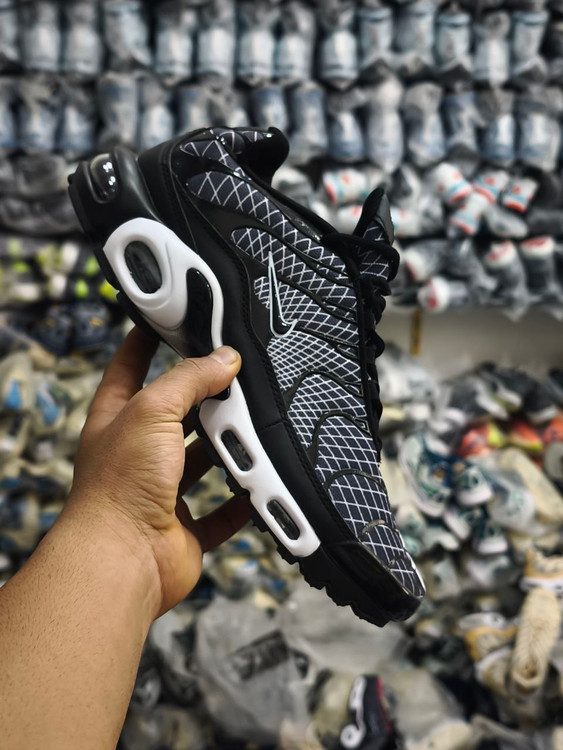 کتونی نایکی ایرمکس تی ان پلاس کیفیت مستر - سایز 40 تا 46 - Nike Air Max TN Plus
