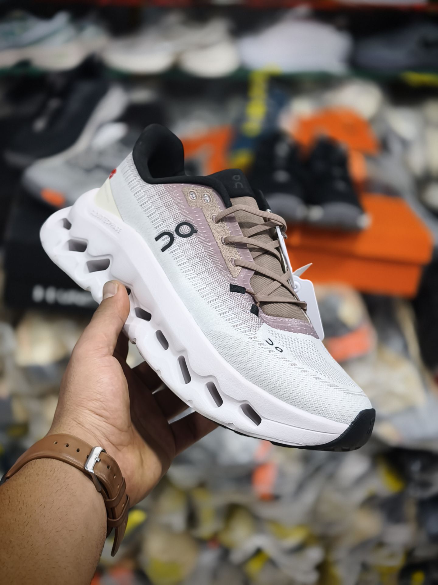 کتونی آن رانینگ کیوسی کلودتیلت راک سند کیفیت مستر - سایز 40 تا 45 - On Running Cloudtilt Rock Sand