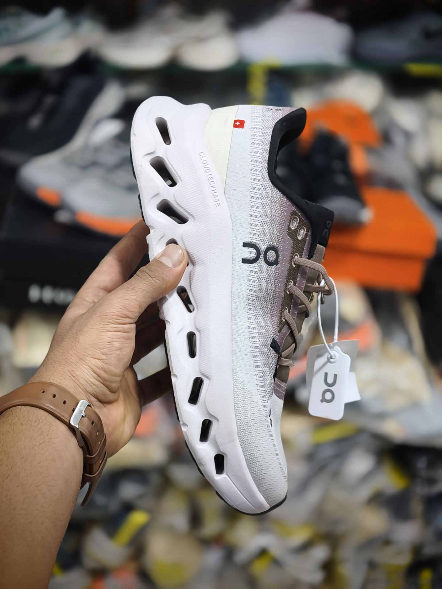 کتونی آن رانینگ کیوسی کلودتیلت راک سند کیفیت مستر - سایز 40 تا 45 - On Running Cloudtilt Rock Sand