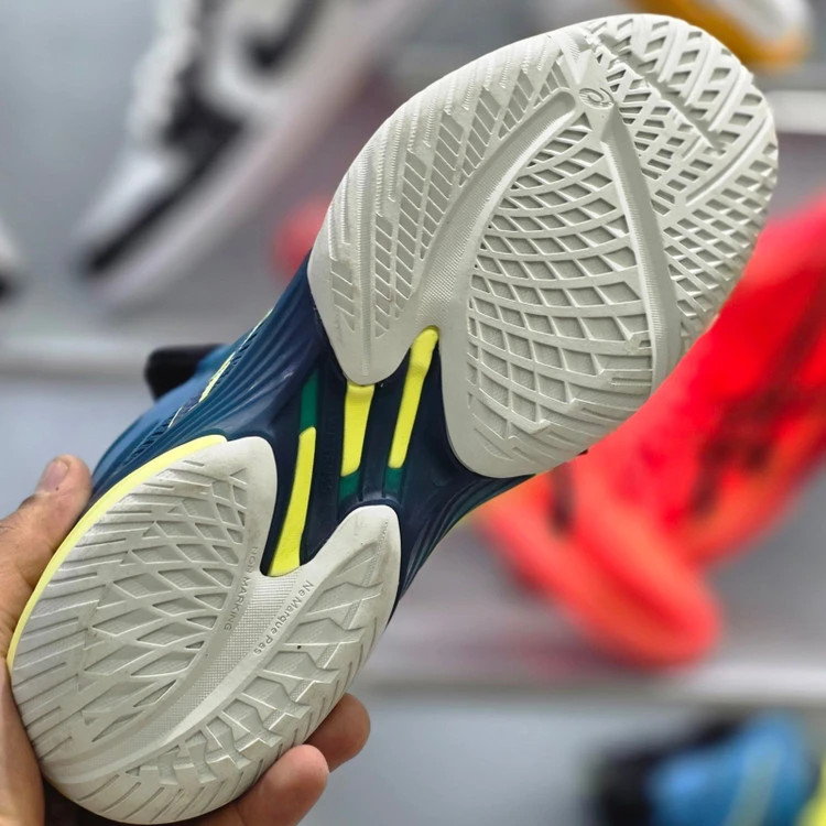 کتونی آسیکس مناسب والیبال، بدمینتون، تنیس، پدل ویتنامی وارداتی - سایز 40 تا 46 - Asics Sky Elite